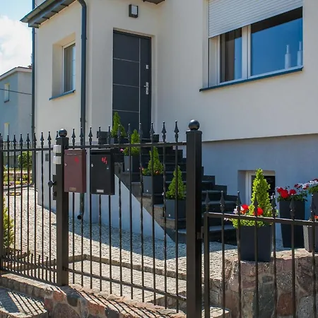 Miodowa Near By The - Orlowo Appartement *