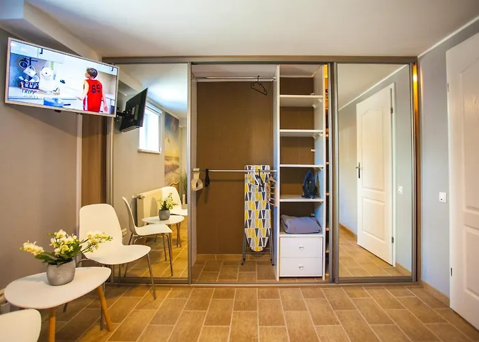 Miodowa Near By The - Orlowo Apartman *